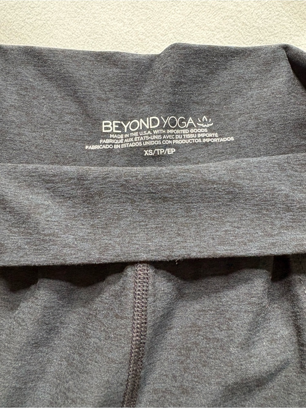 Beyond Yoga black midi jogger - Picture 5 of 7